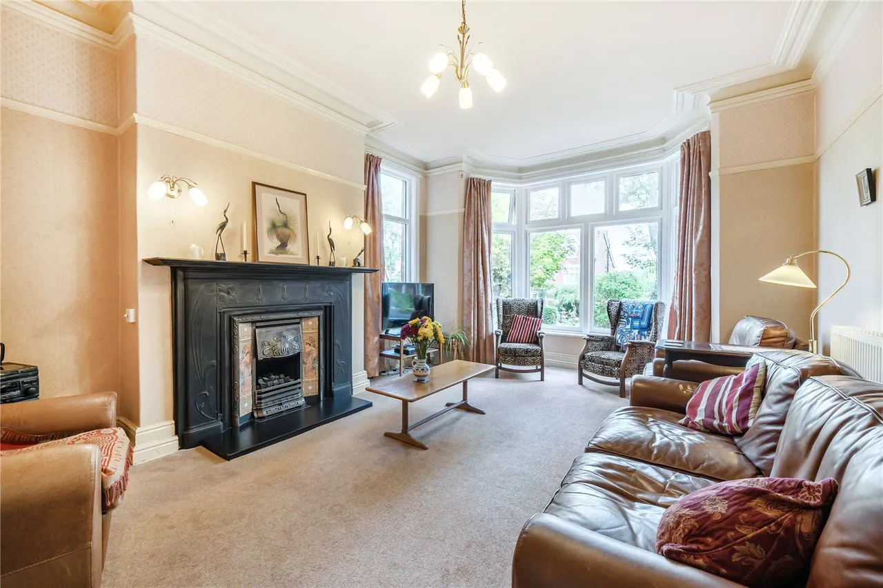The Avenue, Roundhay, LS8, photo 3