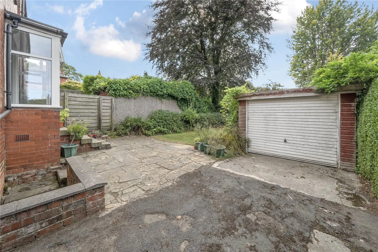 The Avenue, Roundhay, LS8, photo 41