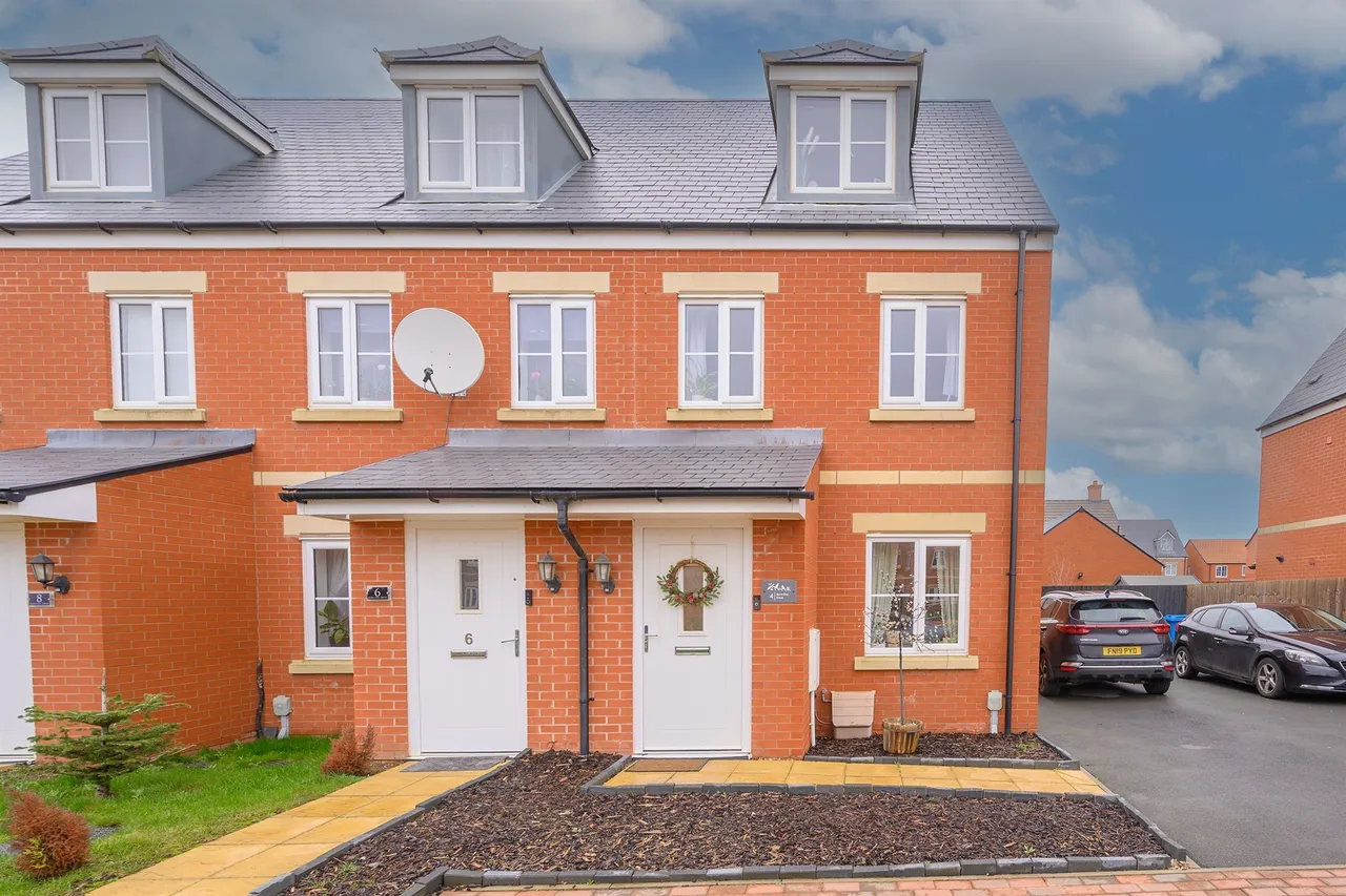 3 bed house for sale, Barn Owl Drive, Kettering, NN14