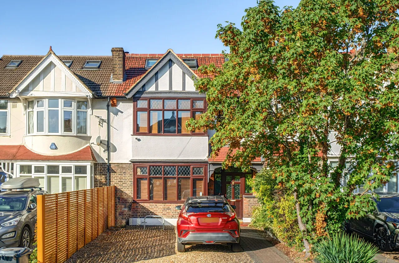 4 bed house for sale, Conyers Road, London, SW16