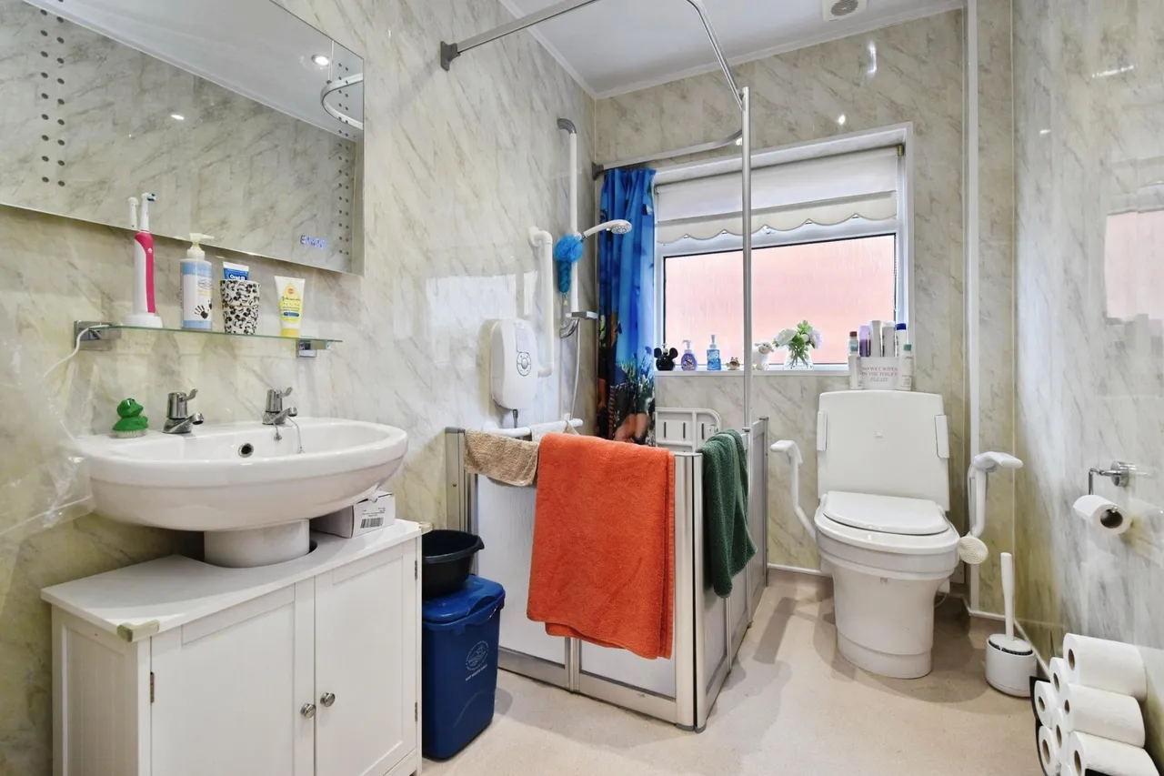 Cherry Grove, Port Talbot, SA12, photo 12