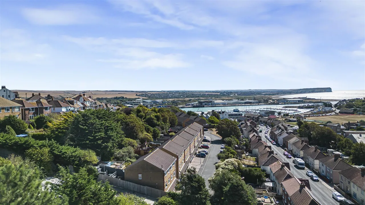 Badgers Close, Newhaven, photo 31