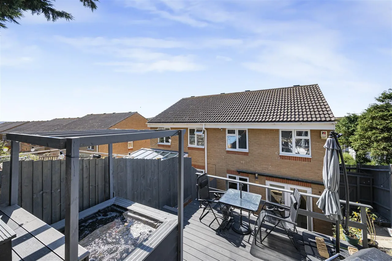 Badgers Close, Newhaven, photo 30
