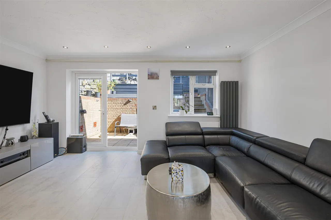 Badgers Close, Newhaven, photo 4