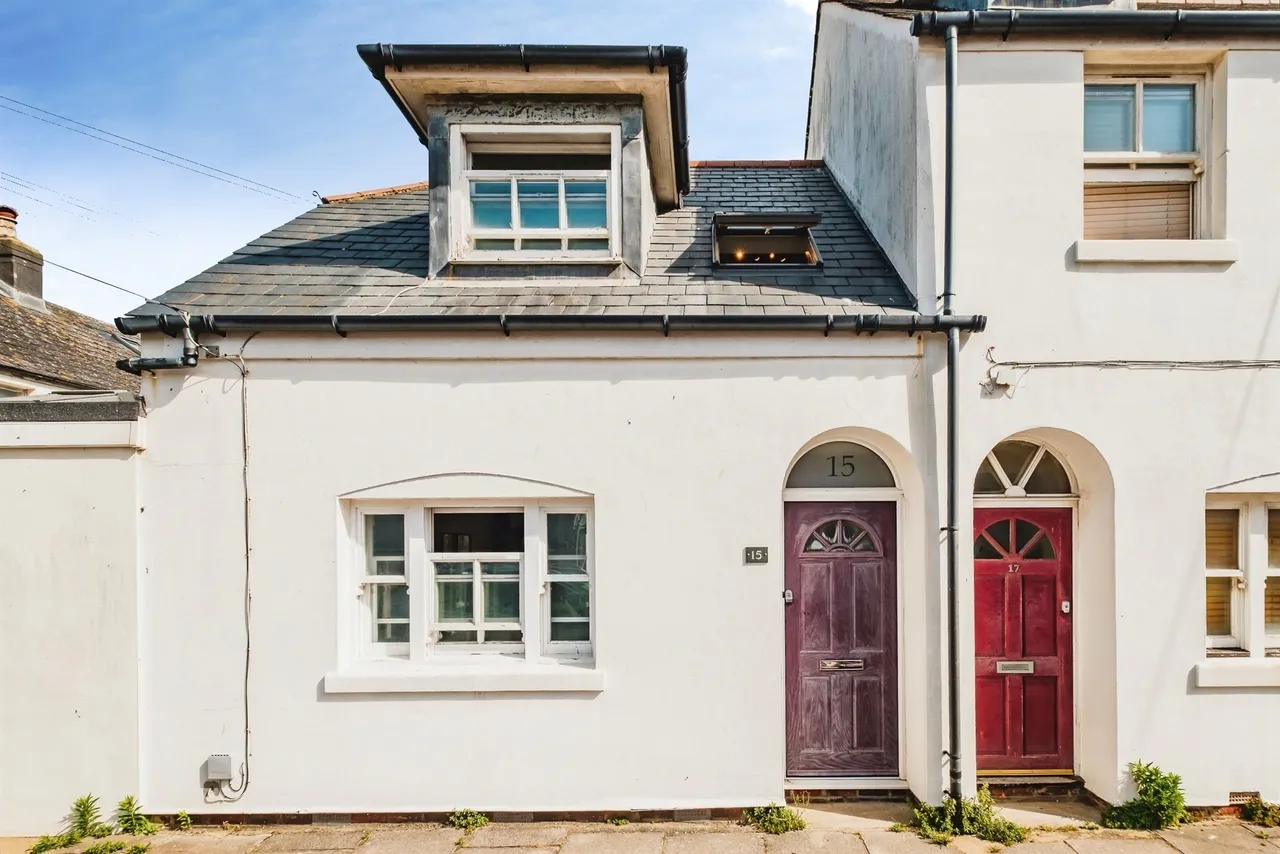 2 bed house for sale, Augusta Place, Worthing, BN11