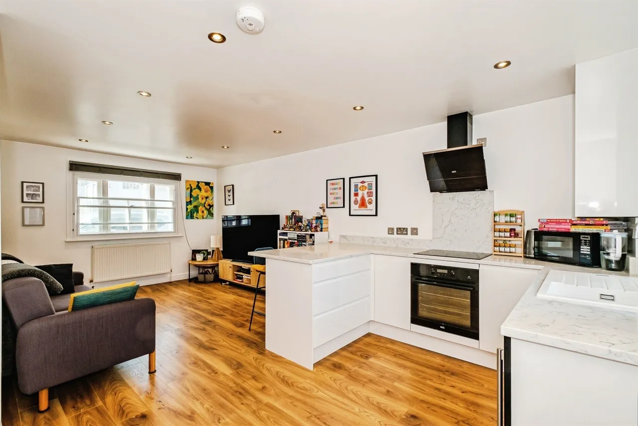 Augusta Place, Worthing, BN11, photo 4