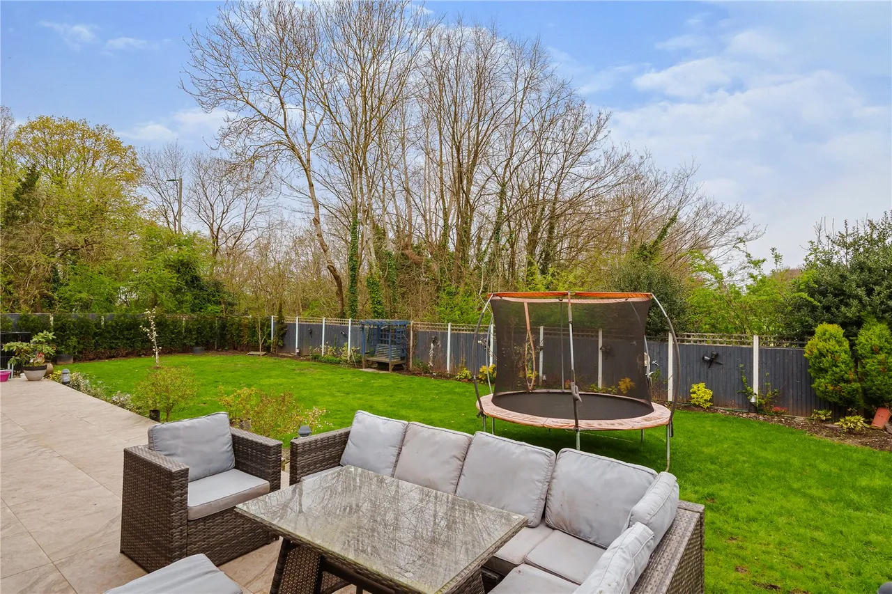 Sunset View, High Barnet, Hertfordshire, EN5 4LB, photo 16