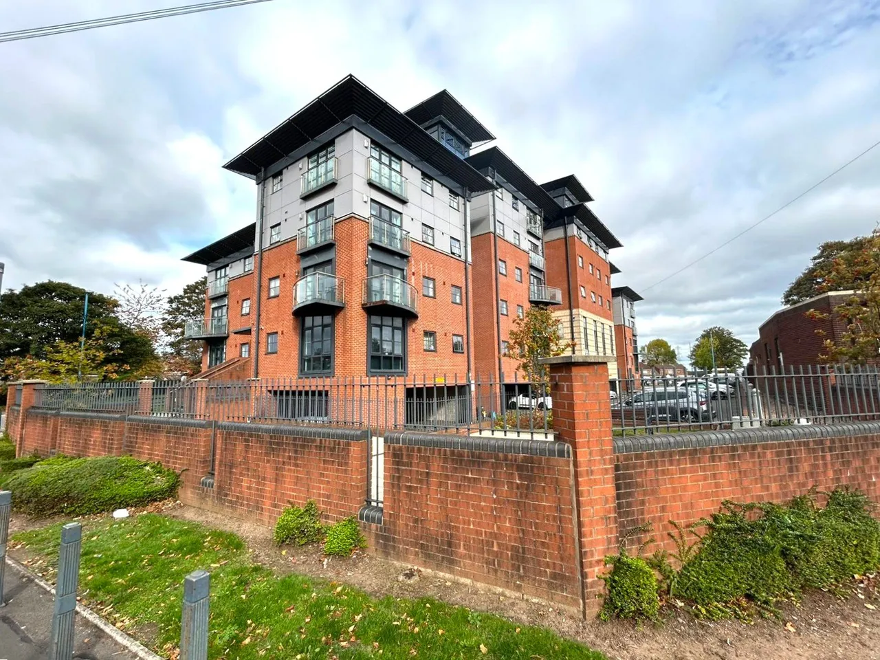 Walsall Road, West Bromwich, B71, photo 13
