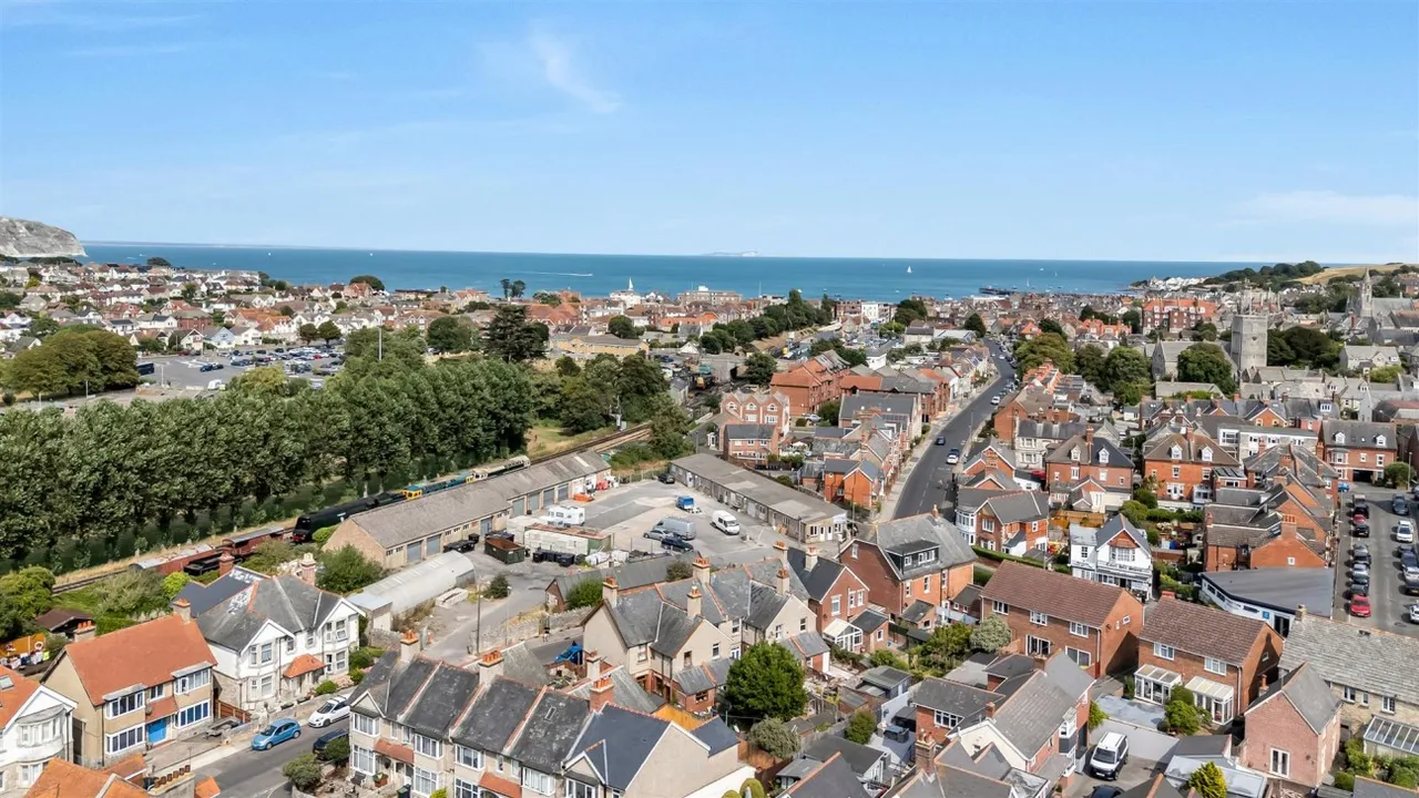 Kings Road West, Swanage, BH19, photo 34