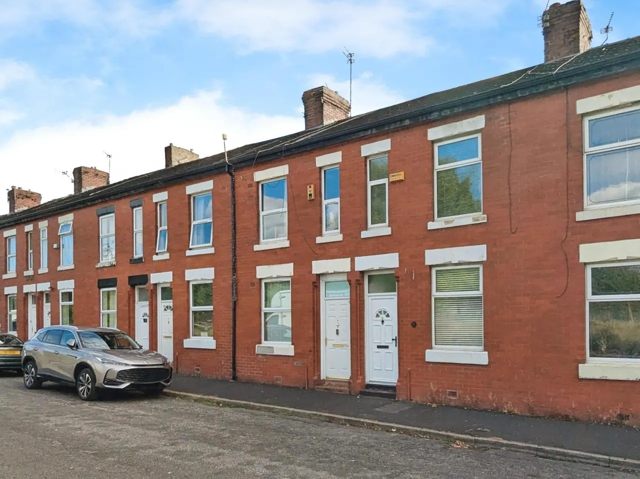 2 bed house to rent, Brookhill Street, Manchester, M40