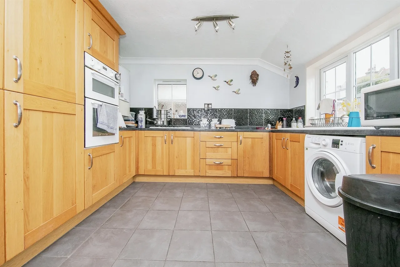 Vista Road, Clacton-On-Sea, photo 6