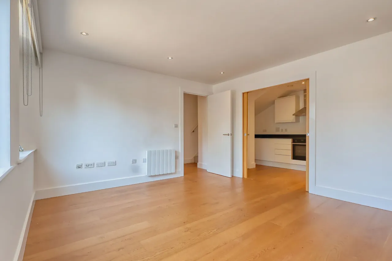 London Road, High Wycombe, HP11, photo 4