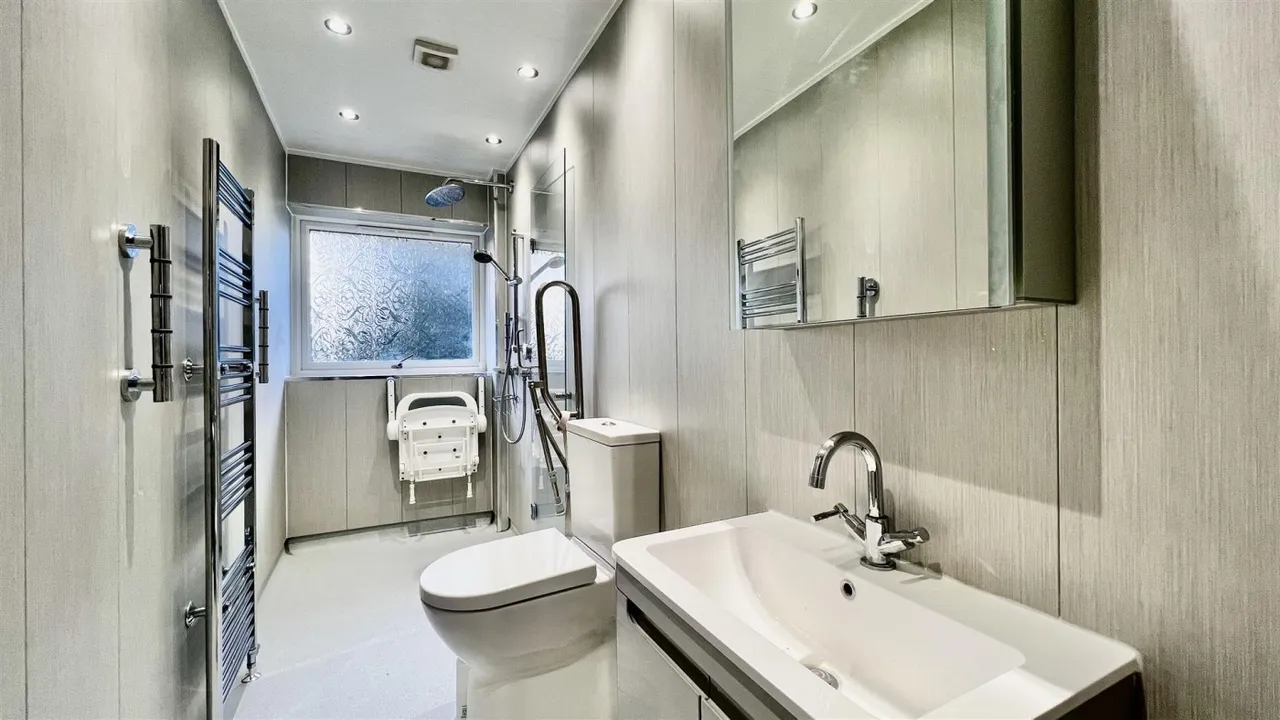 bed House, Terraced For SaleWheatlands, TW5, photo 7