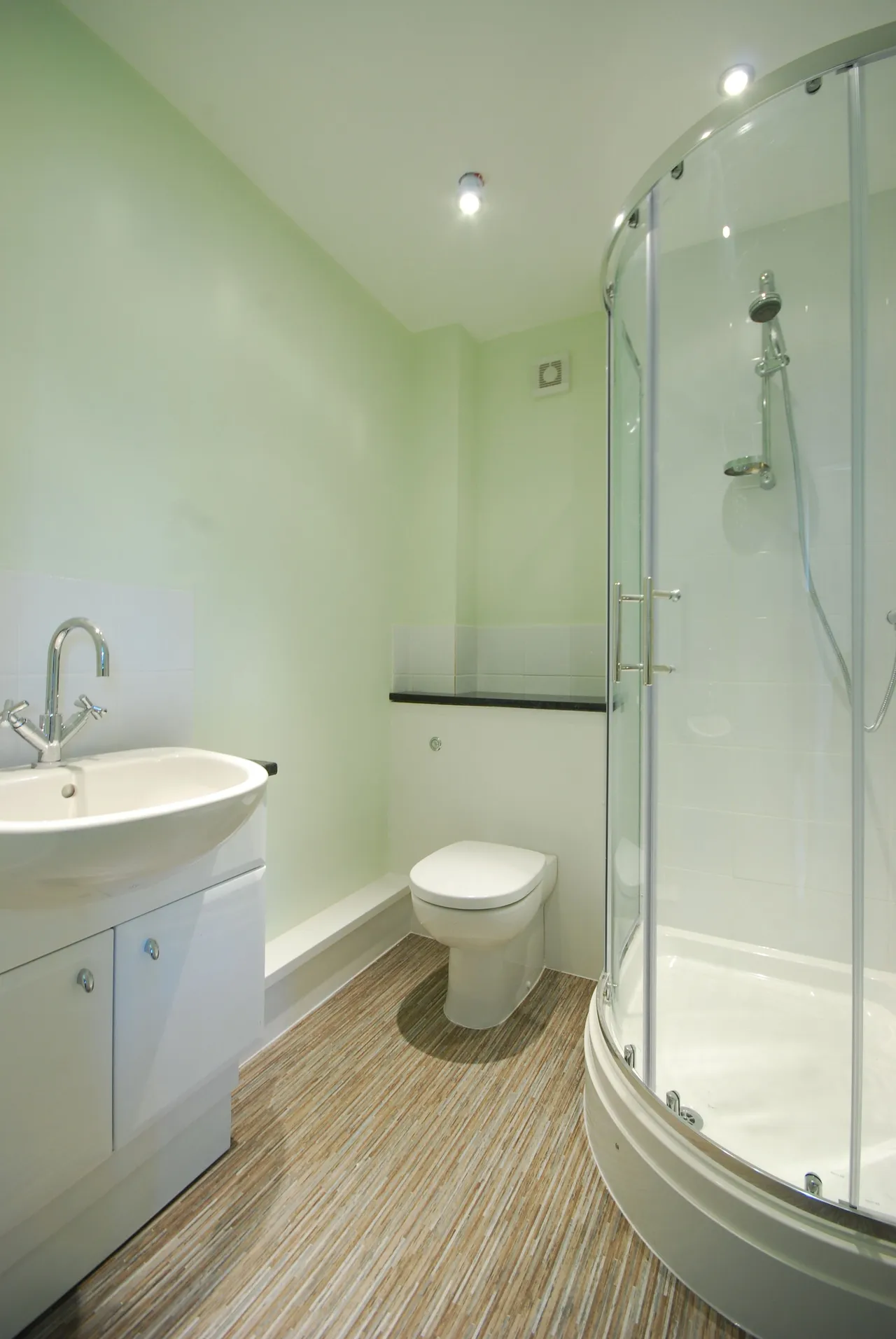 Flat 4, 32 Bird In Bush Road, London, photo 5