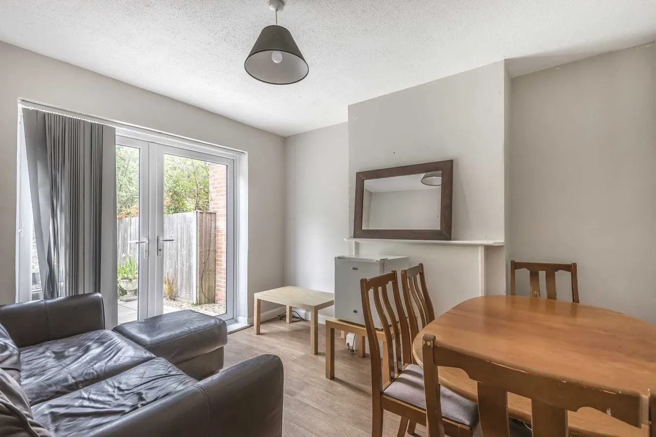 Beech Grove, Guildford, GU2 7UZ, photo 2