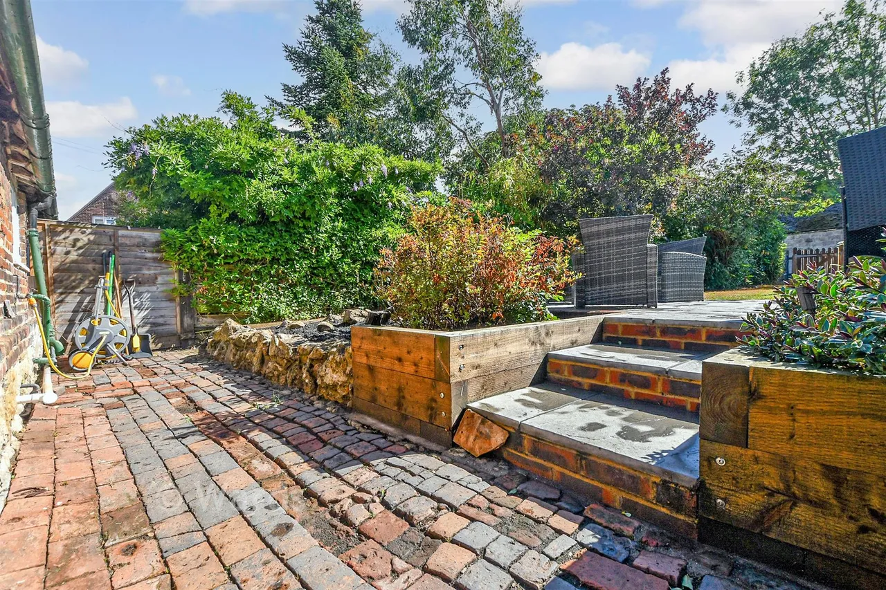 The Street, Mersham, TN25, photo 14