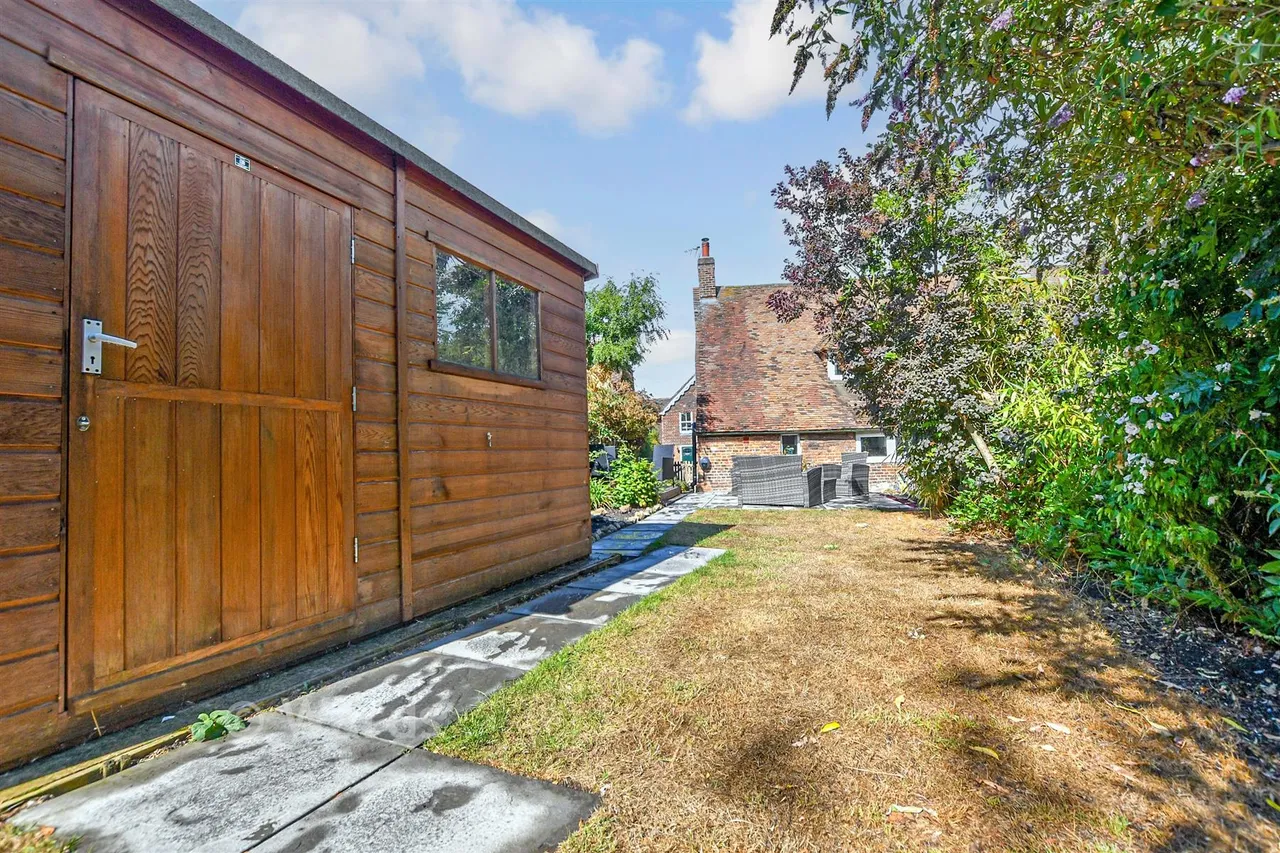 The Street, Mersham, TN25, photo 12