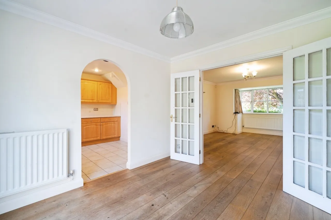 Falcon Wood, Leatherhead, KT22, photo 4