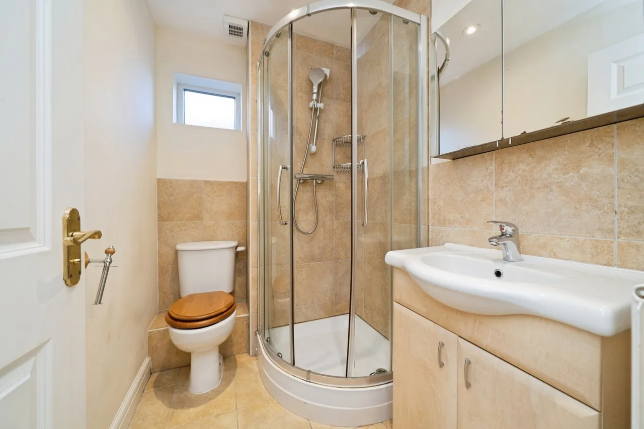 Falcon Wood, Leatherhead, KT22, photo 12