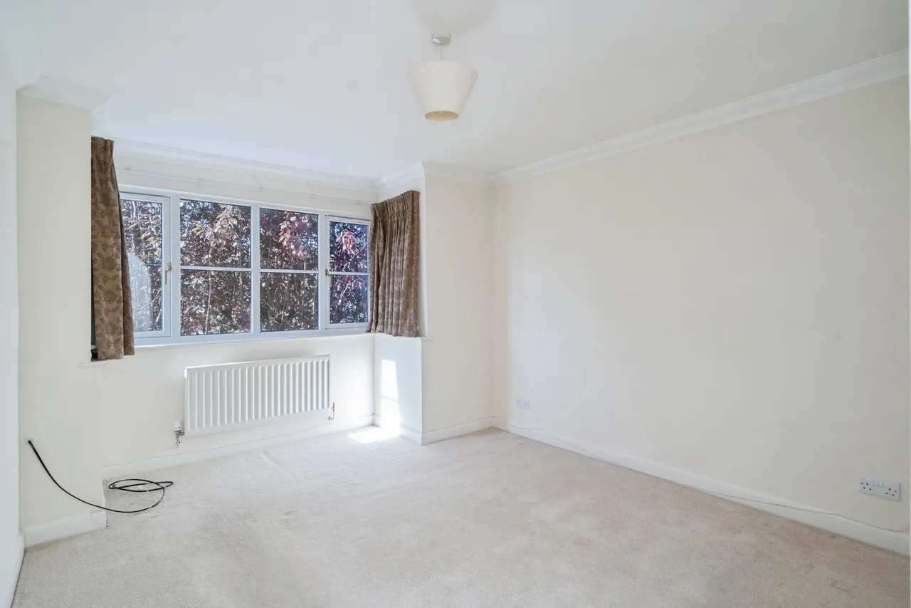 Falcon Wood, Leatherhead, KT22, photo 18