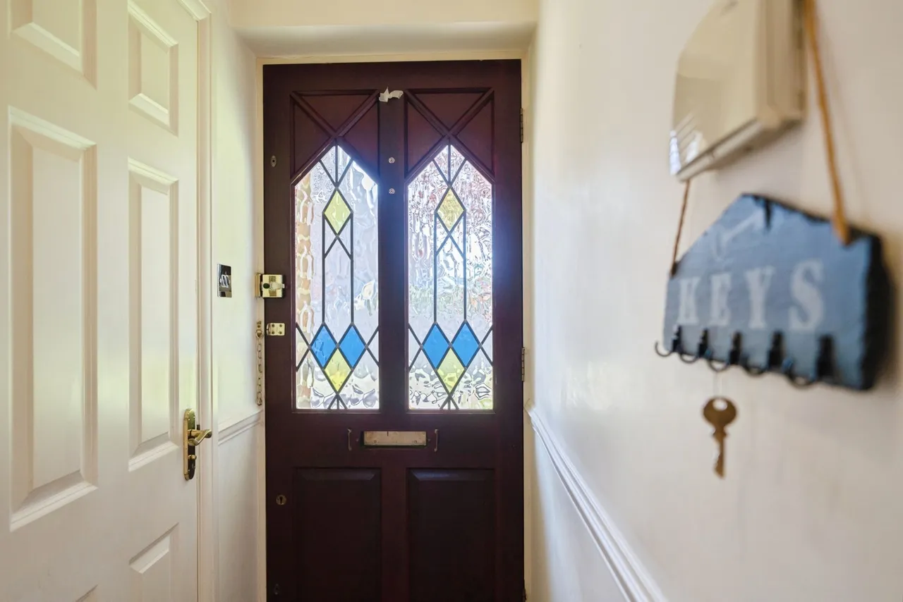 Falcon Wood, Leatherhead, KT22, photo 14