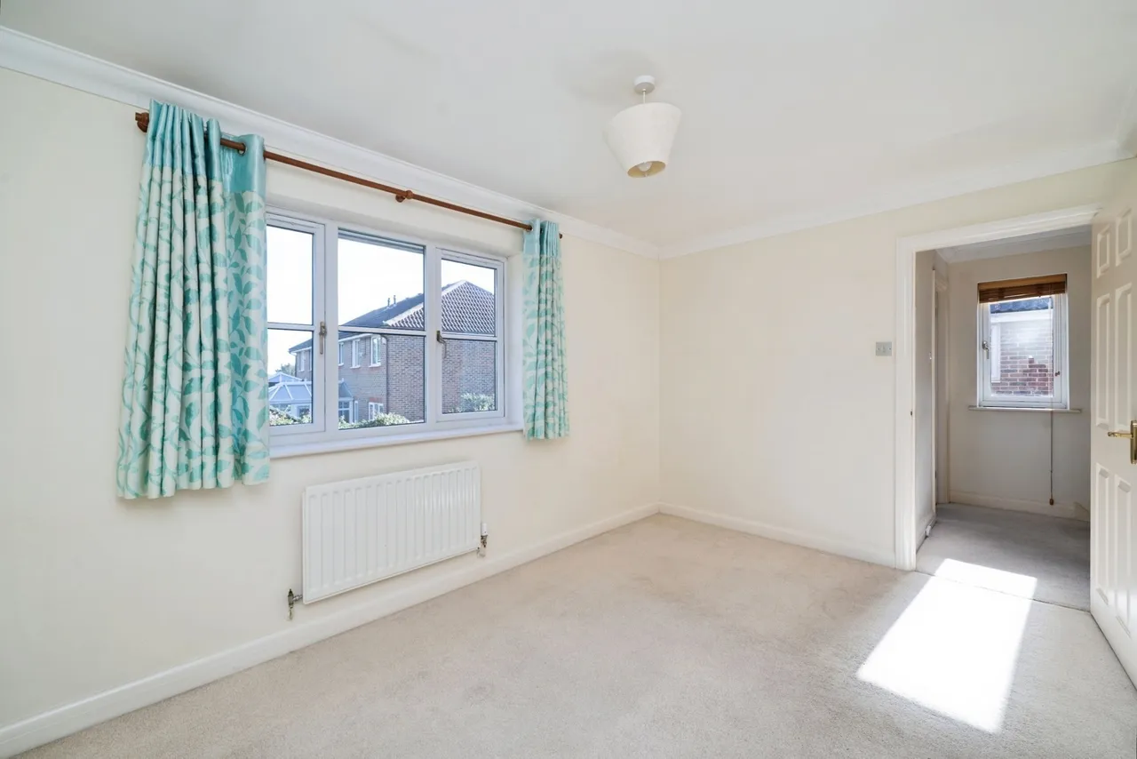 Falcon Wood, Leatherhead, KT22, photo 10