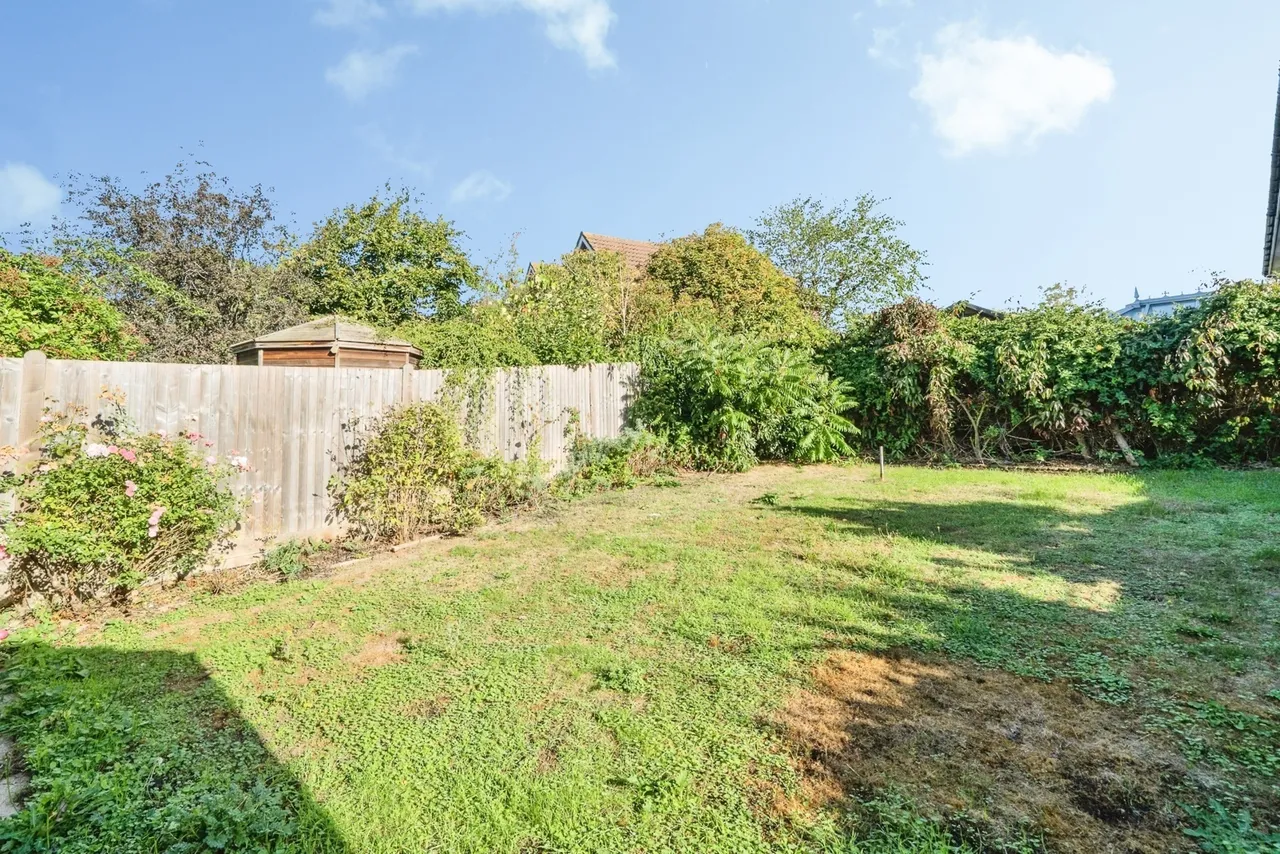 Falcon Wood, Leatherhead, KT22, photo 13