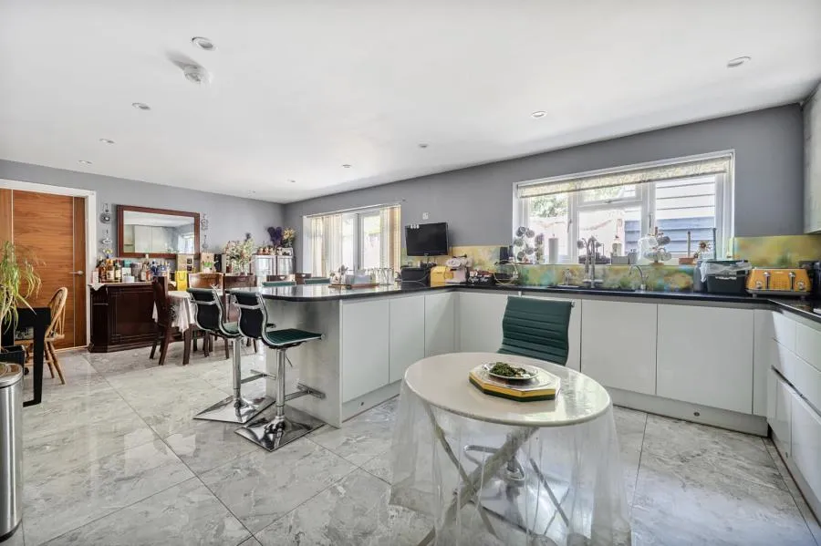 Bissley Drive, Maidenhead, SL6, photo 2