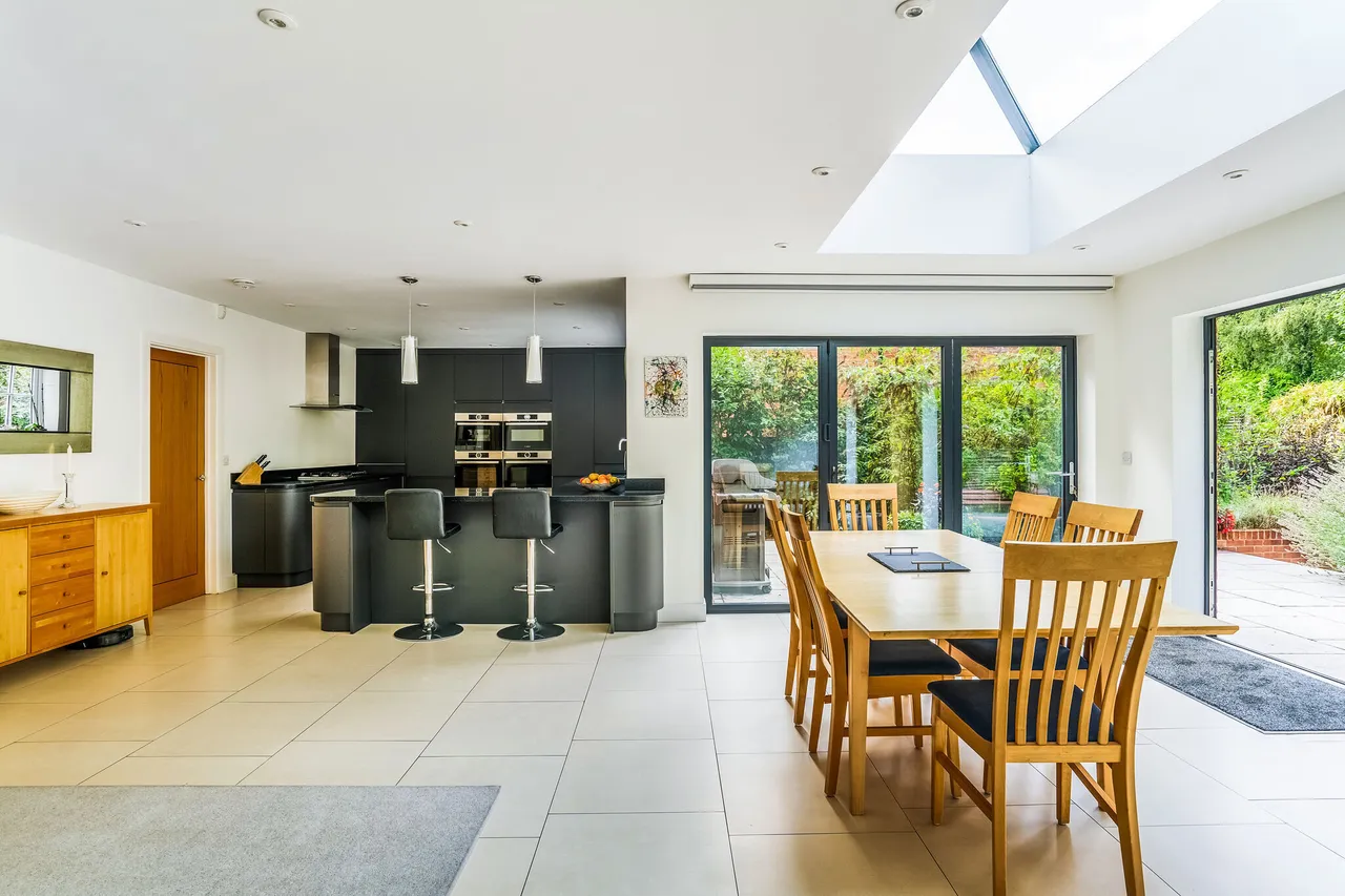 Upper Chobham Road, Camberley, GU15, photo 2