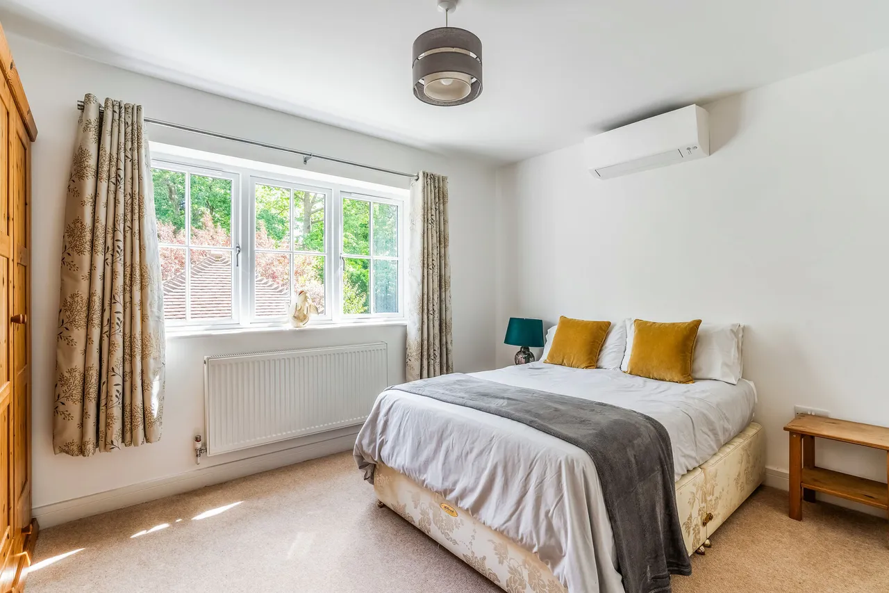 Upper Chobham Road, Camberley, GU15, photo 11