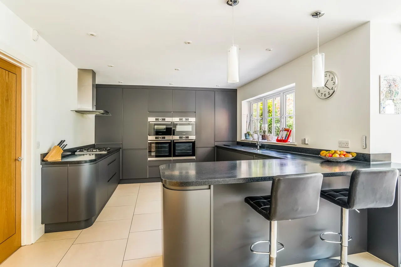 Upper Chobham Road, Camberley, GU15, photo 5