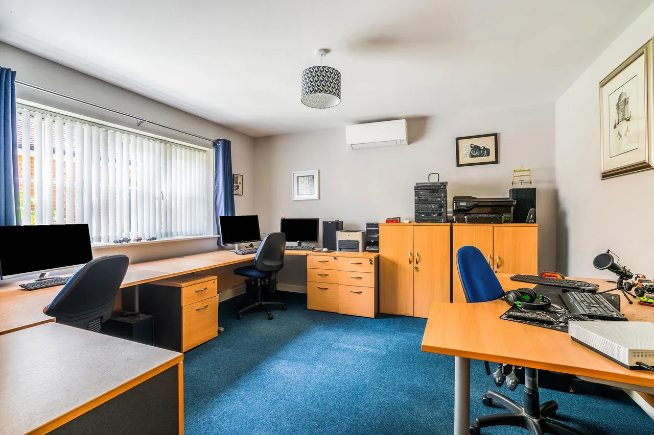 Upper Chobham Road, Camberley, GU15, photo 13