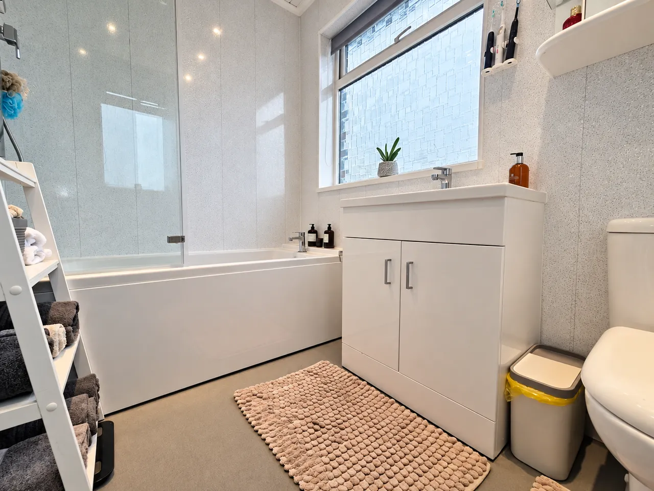 Weston Vale Road, Queensbury, BD13, photo 15