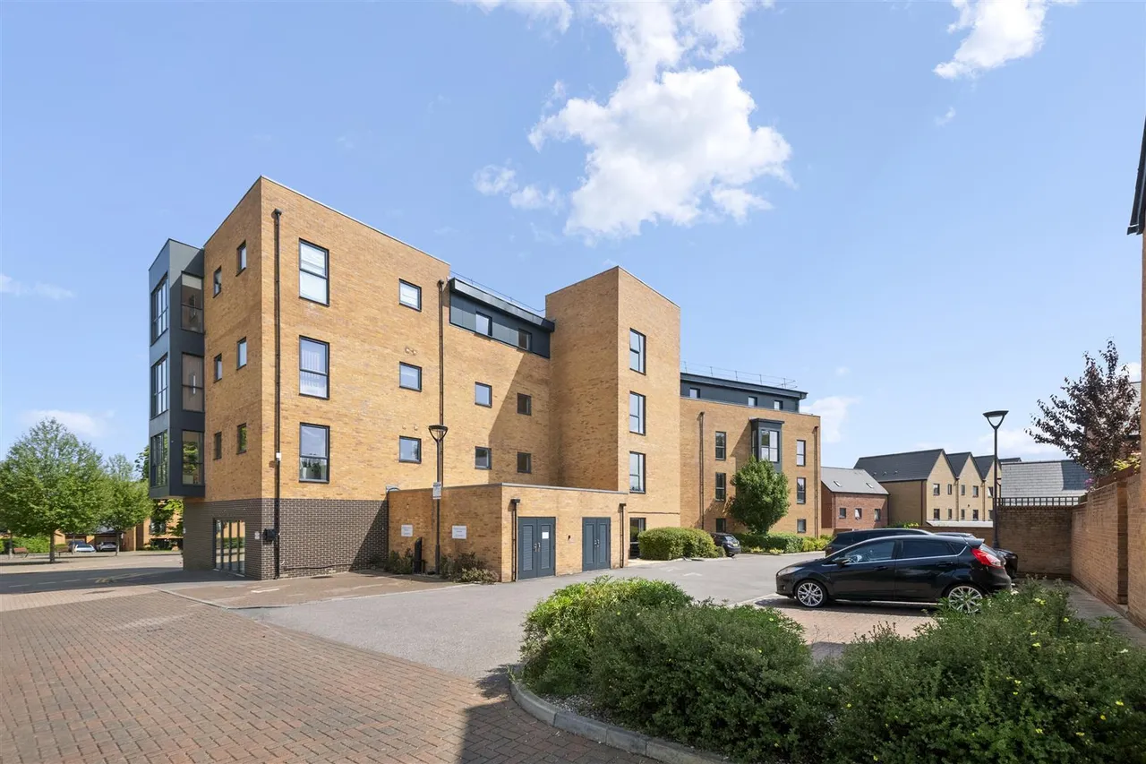 Dyson Drive, Uxbridge, photo 20
