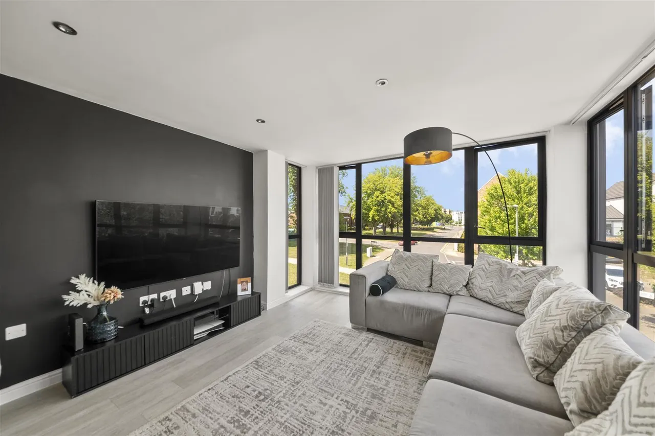 Dyson Drive, Uxbridge, photo 11