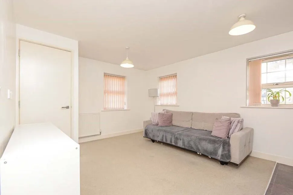 Marlington Drive, Huddersfield, West Yorkshire, HD2, photo 3