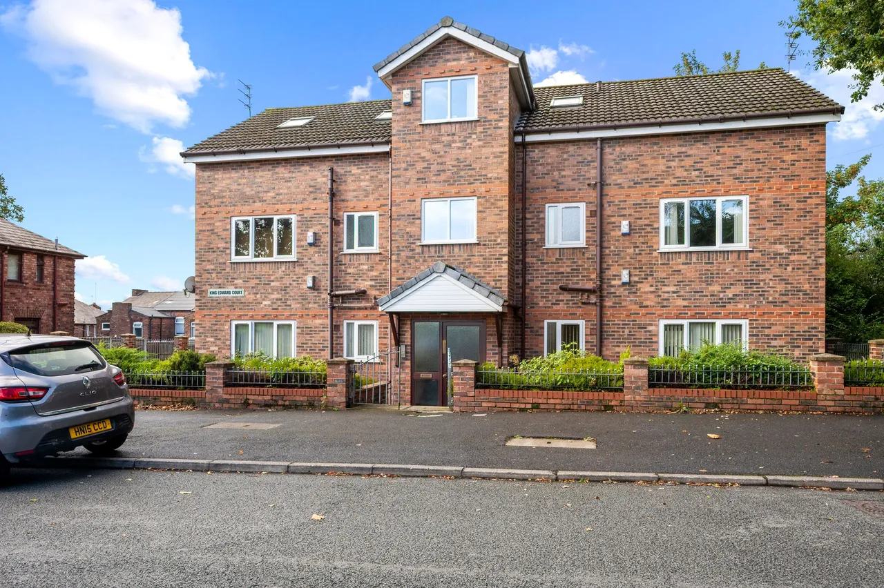 1 bed flat for sale — King Edward Road, Dentons Green, St. Helens, St. Helens, WA10 6LD
