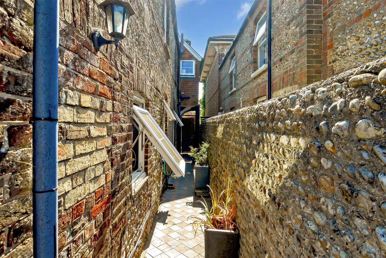 Arundel Road, Littlehampton, photo 26