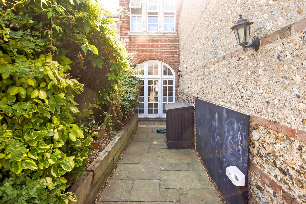 Arundel Road, Littlehampton, photo 25