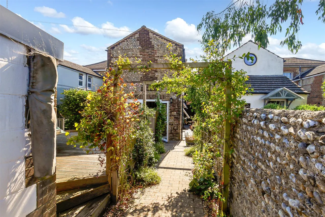 Arundel Road, Littlehampton, photo 28