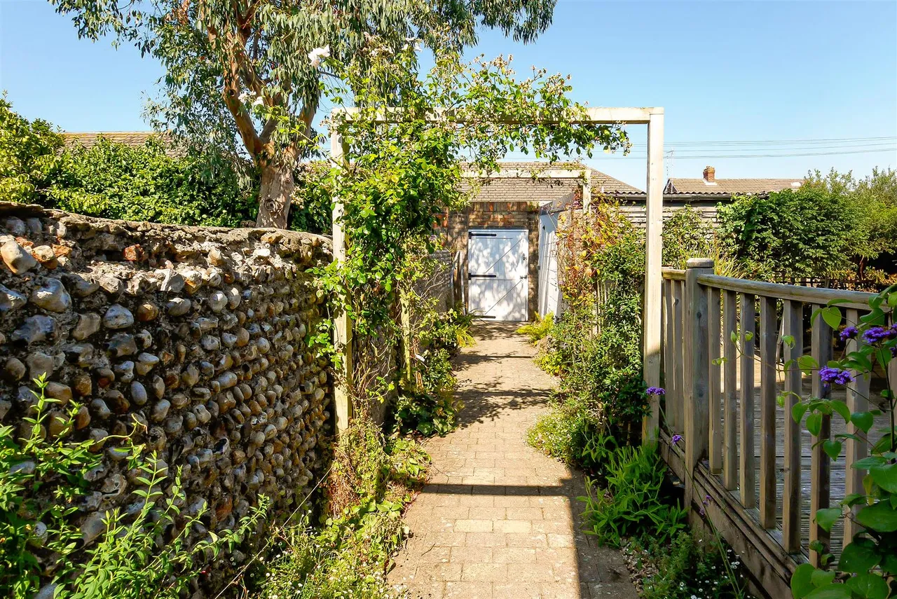 Arundel Road, Littlehampton, photo 27