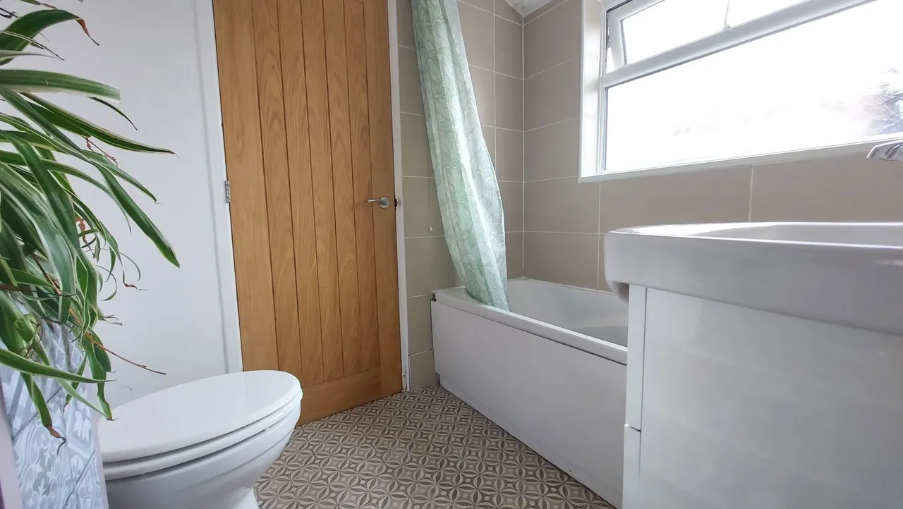 Gladstone Street, Bourne, PE10, photo 16