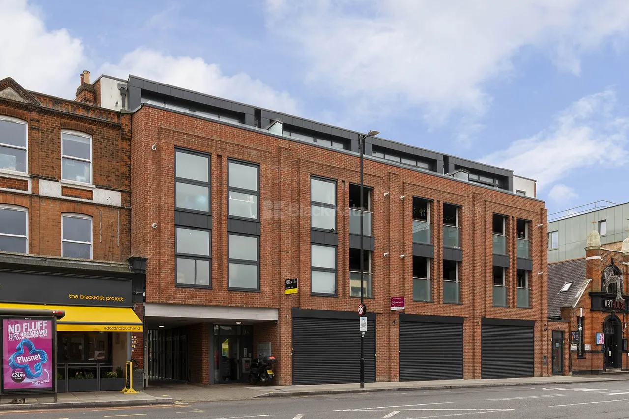 Tottenham Lane, N8, photo 11