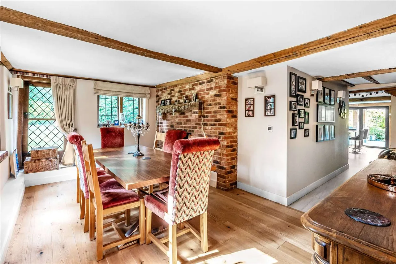 Bullswater Lane, Bullswater Common, Pirbright, Surrey, GU24 0LY, photo 6