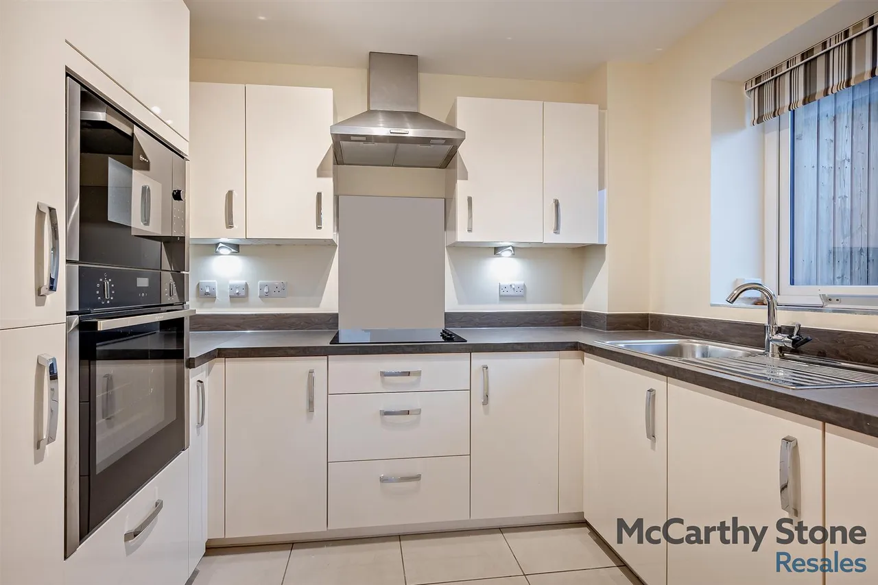 Springfield Close, Stratford-Upon-Avon, CV37, photo 3