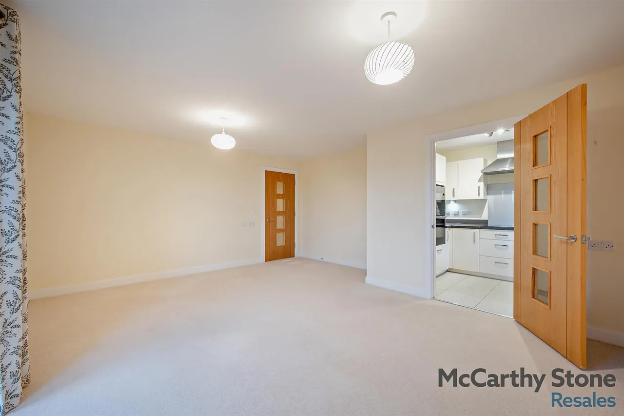 Springfield Close, Stratford-Upon-Avon, CV37, photo 4