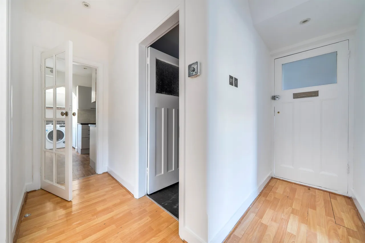 Marlborough Close, London, N20, photo 6