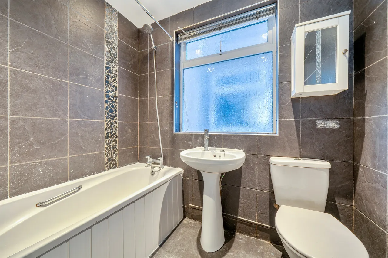 Marlborough Close, London, N20, photo 9