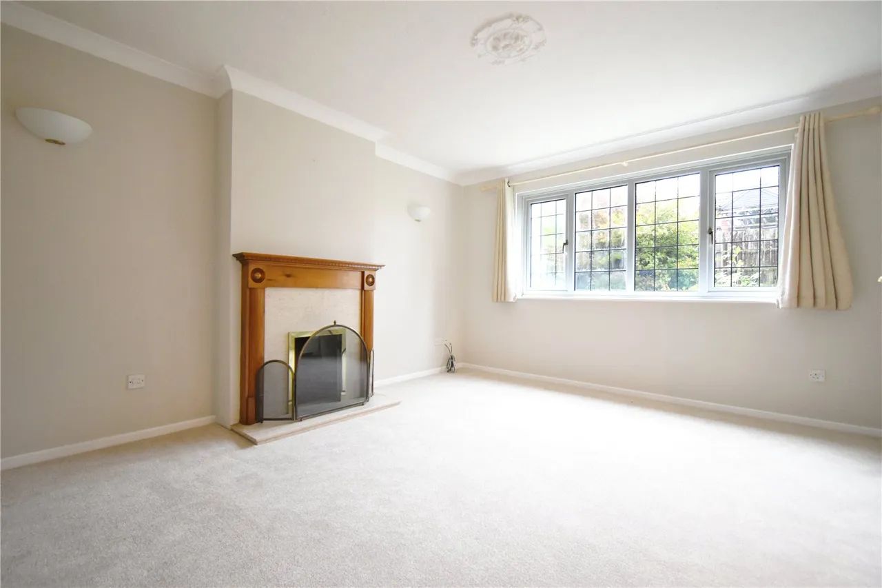 Mill Close, Sherfield-on-Loddon, Hook, Hampshire, RG27 0AQ, photo 2