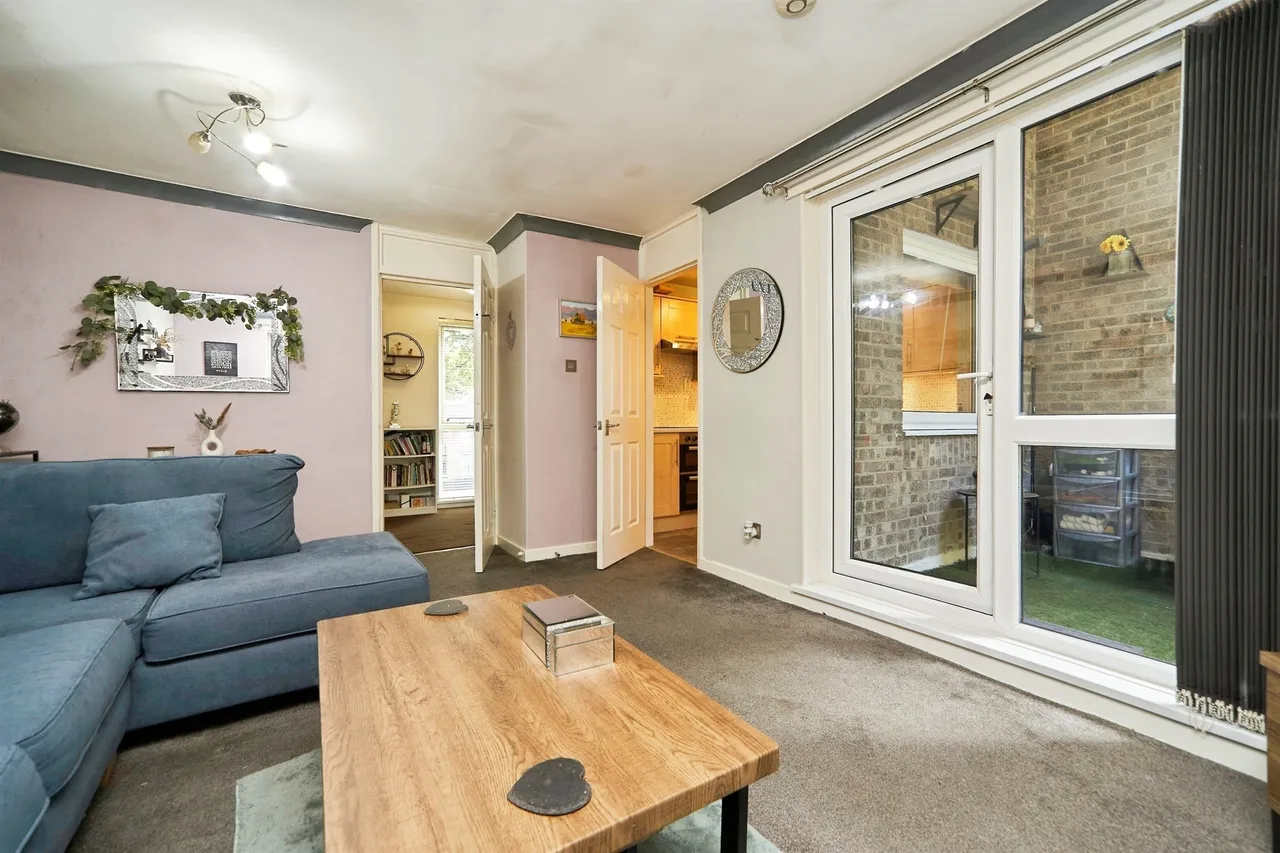 Frizley Gardens, Bradford, BD9, photo 4